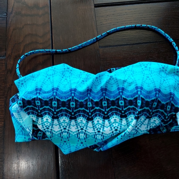 *BY THE BEACH*BATHING SUIT TOP /B2 - Picture 6 of 7